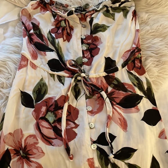 Vici Floral high-low dress. - Picture 5 of 5